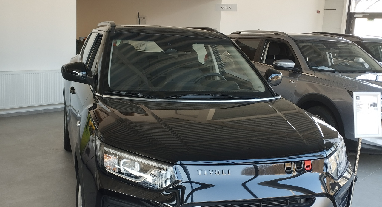 TIVOLI AWD, AT